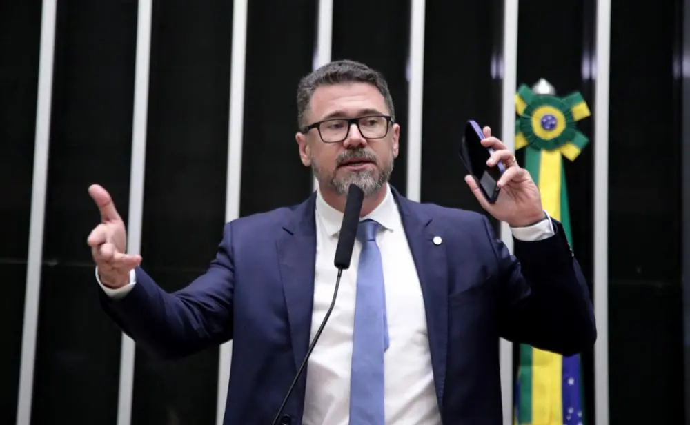 Projeto propõe tirar do presidente poder de definir regras sobre armas por decreto - Imagem do artigo original
