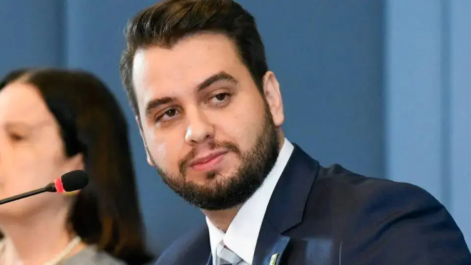 Editorial do Wall Street Journal pede liberdade para Filipe Martins, ex-assessor de Bolsonaro - Imagem do artigo original