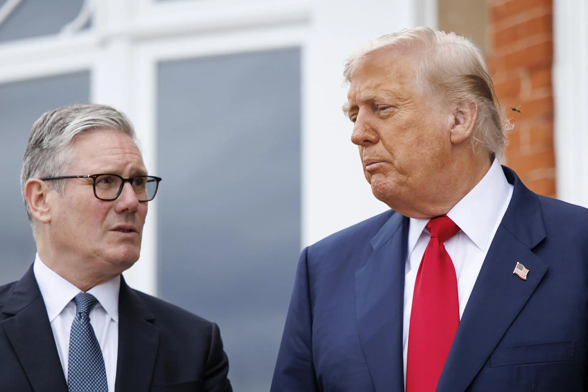 Trump ameaça tarifa de até 20% a países que não firmarem acordo comercial com os EUA - Imagem do artigo original