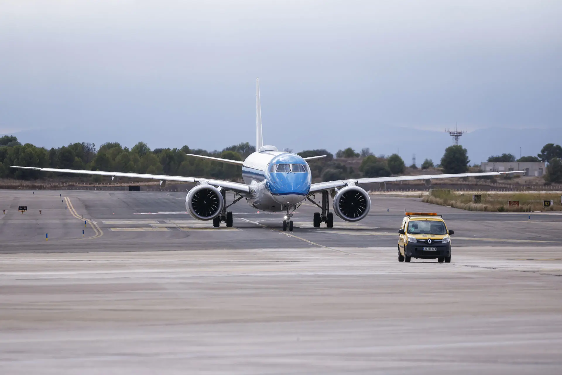 Skywest cogita adiar aquisição de 74 aeronaves da Embraer após tarifa de 50% dos EUA - Imagem do artigo original