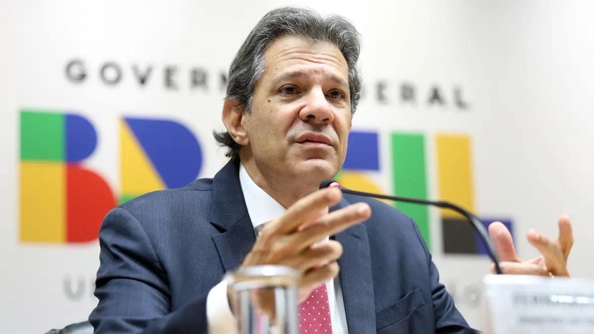 Haddad critica “subserviência” de Bolsonaro e afirma que governo prepara diálogo entre Lula e Trump sobre tarifa de 50% - Imagem do artigo original