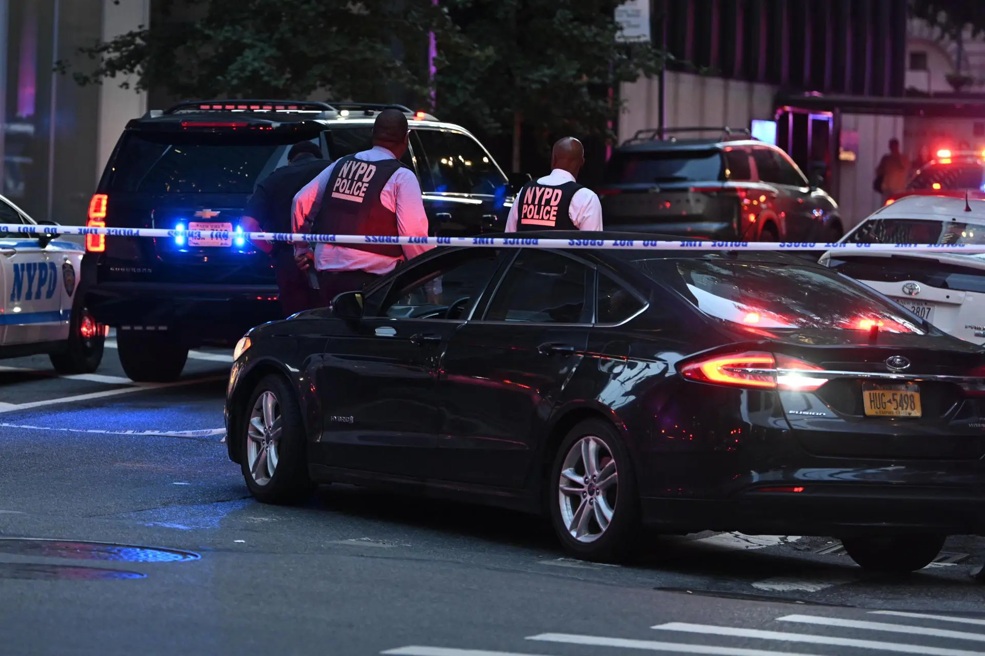 Atirador mata cinco pessoas em prédio de Manhattan após tentar atingir sede da NFL - Imagem do artigo original