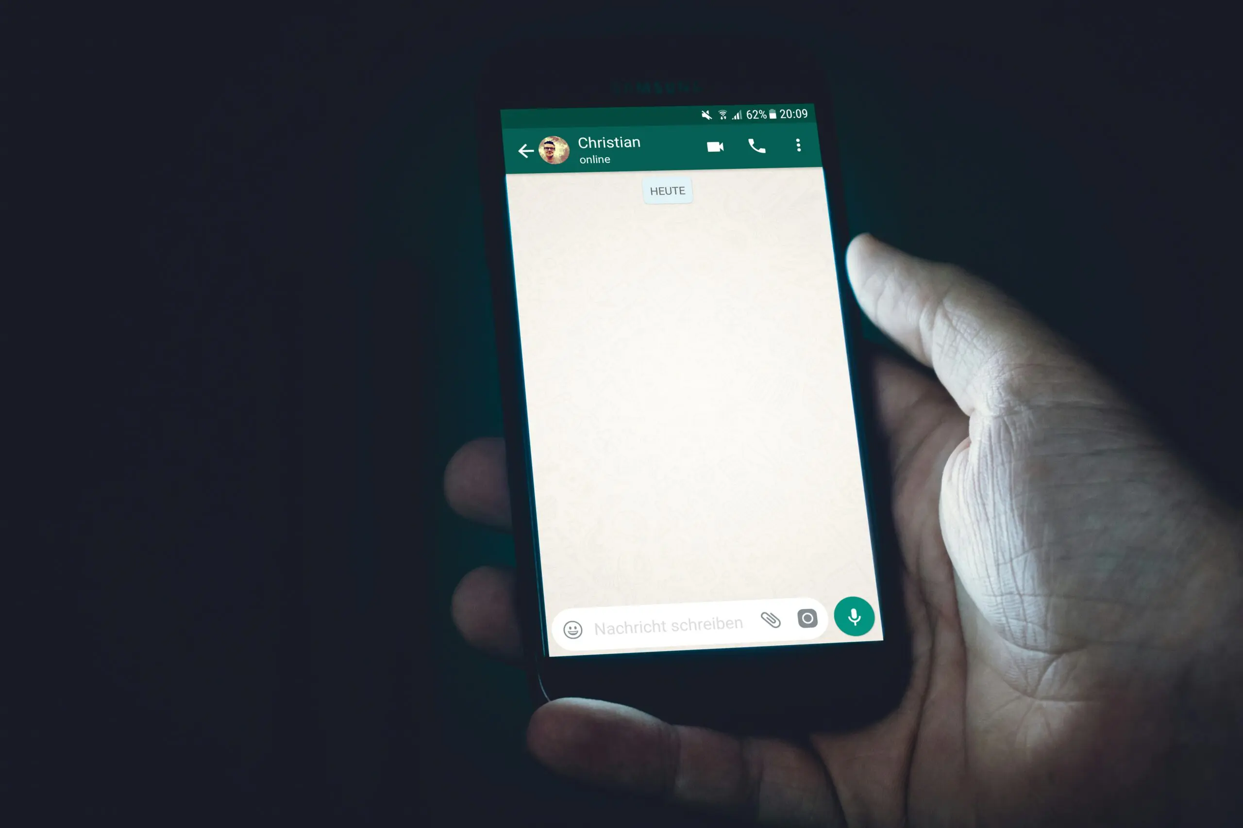 Clonagem de WhatsApp: saiba identificar o golpe, recuperar a conta e formalizar denúncia - Imagem do artigo original