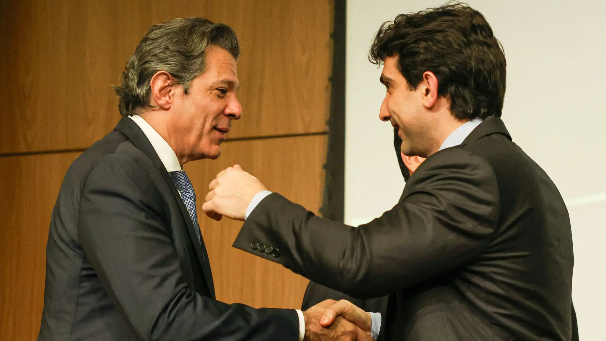 Tarifaço dos EUA deve conter inflação, mas mercado descarta corte da Selic em 2025 - Imagem do artigo original