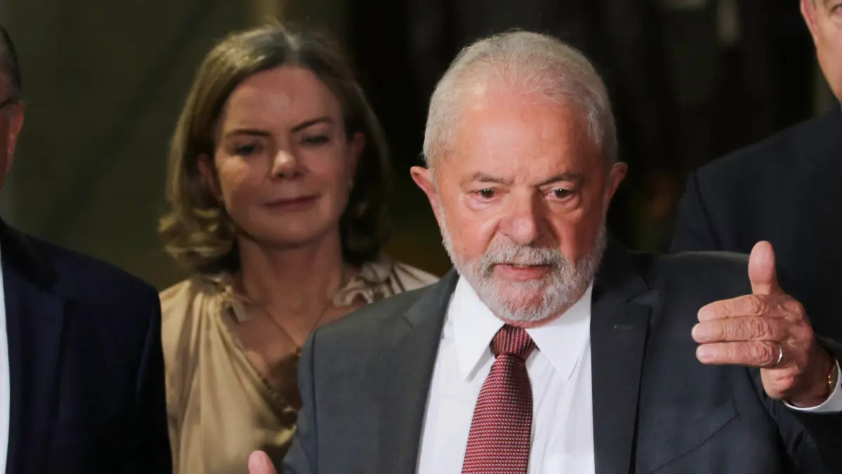 Lula deve adiar contato com Trump até depois da entrada em vigor do tarifaço, dizem líderes do governo - Imagem do artigo original