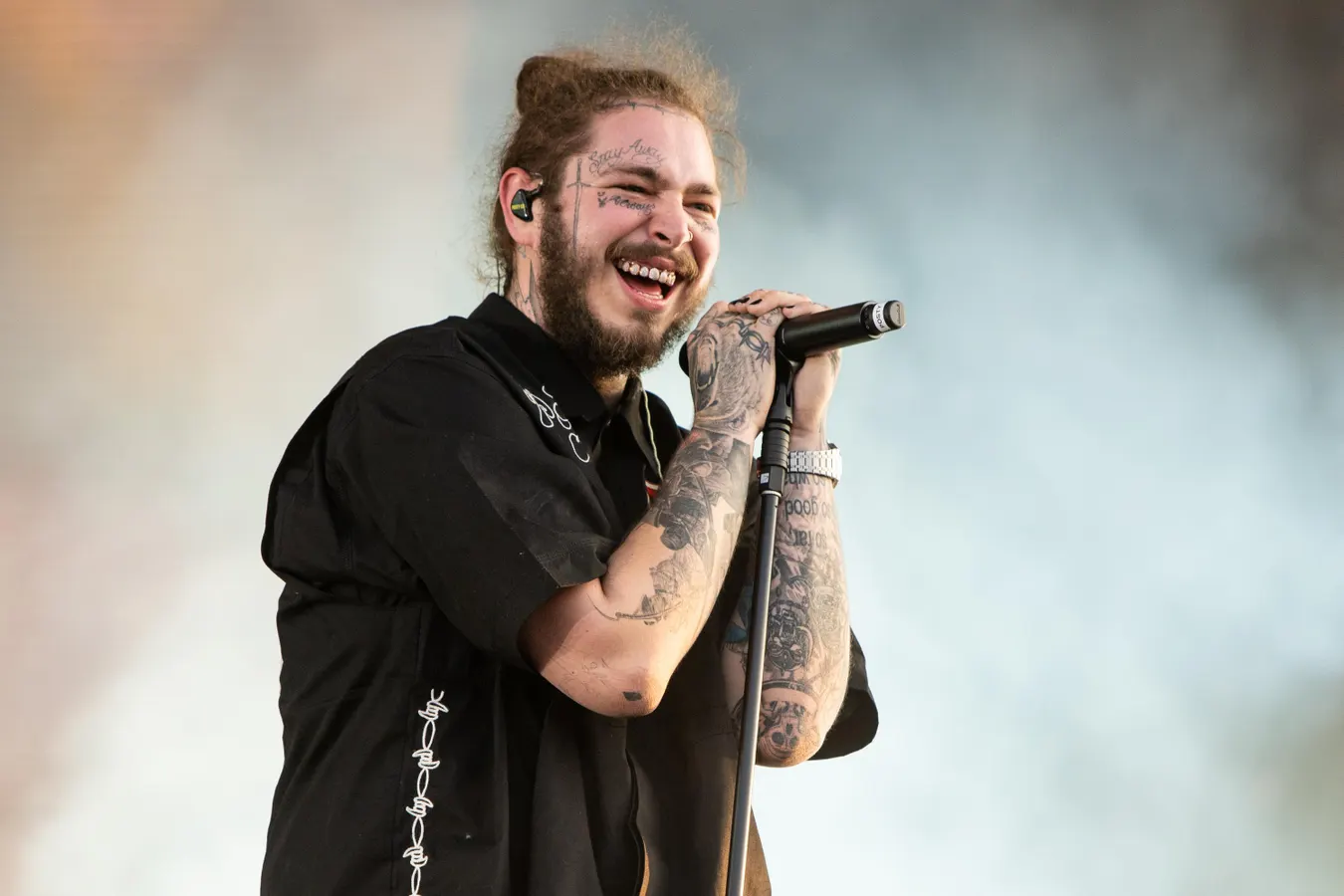 Post Malone supera próprio recorde e emplaca hit por 62 semanas na Hot 100 - Imagem do artigo