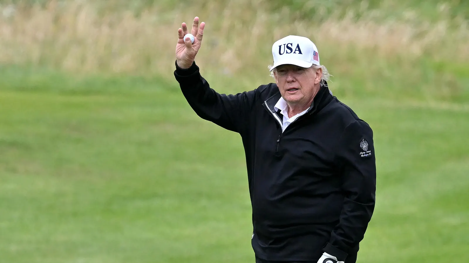 Eric Trump diz que campo de golfe de Donald Trump na Escócia “merece” sediar The Open - Imagem do artigo