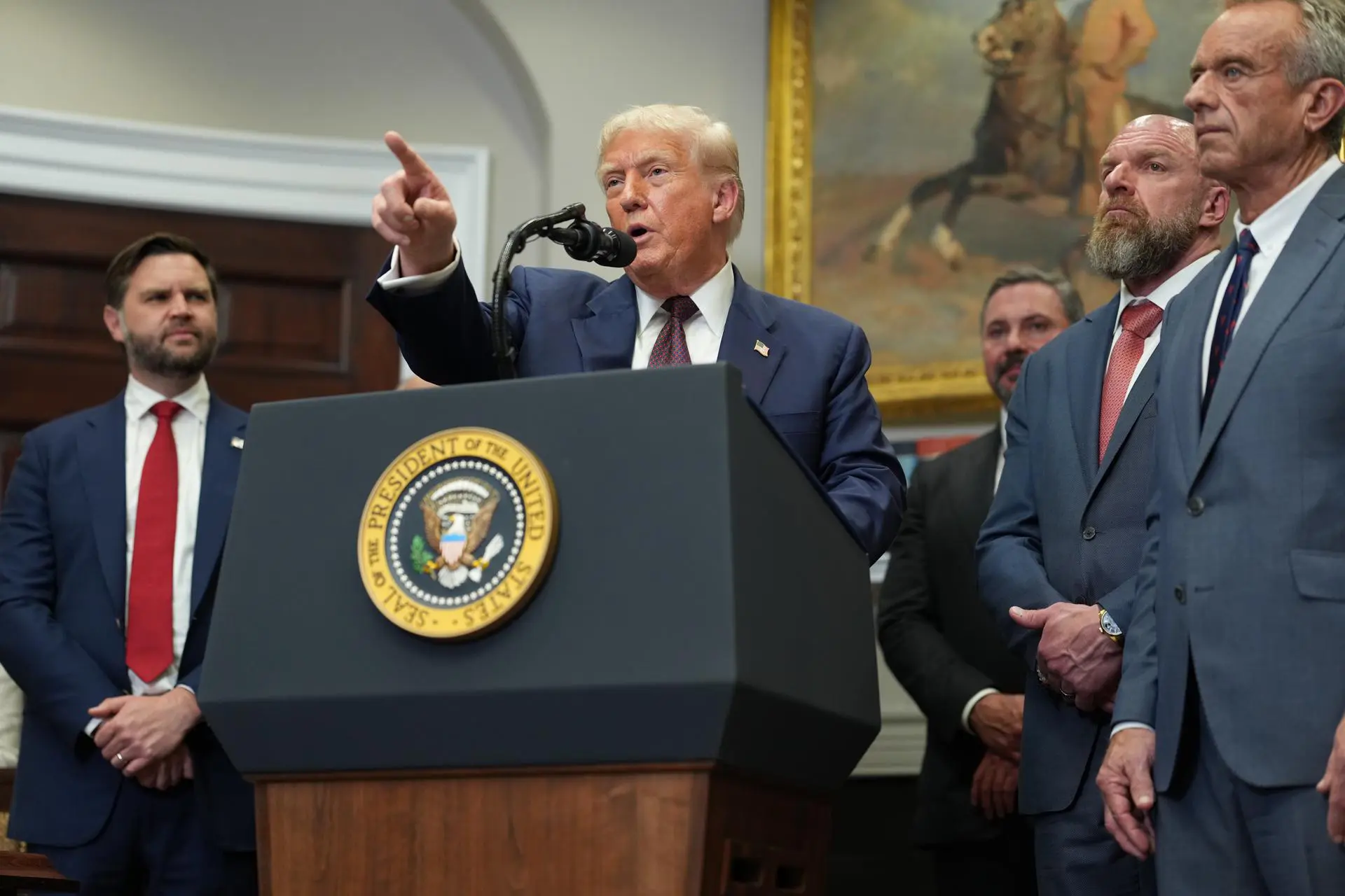 Trump demite chefe de estatísticas trabalhistas e diz que dados de emprego foram manipulados - Imagem do artigo original