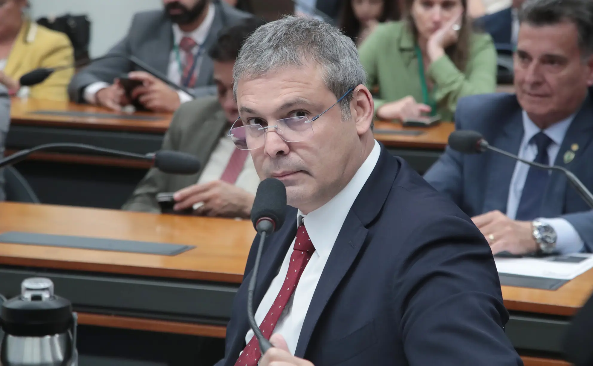 PT pede ao STF que impeça bancos brasileiros de cumprir sanções dos EUA contra Alexandre de Moraes - Imagem do artigo original