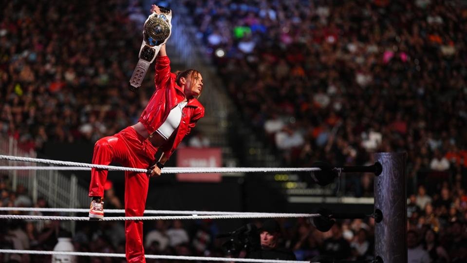Becky Lynch prepara nova música de entrada para o WWE SummerSlam - Imagem do artigo original