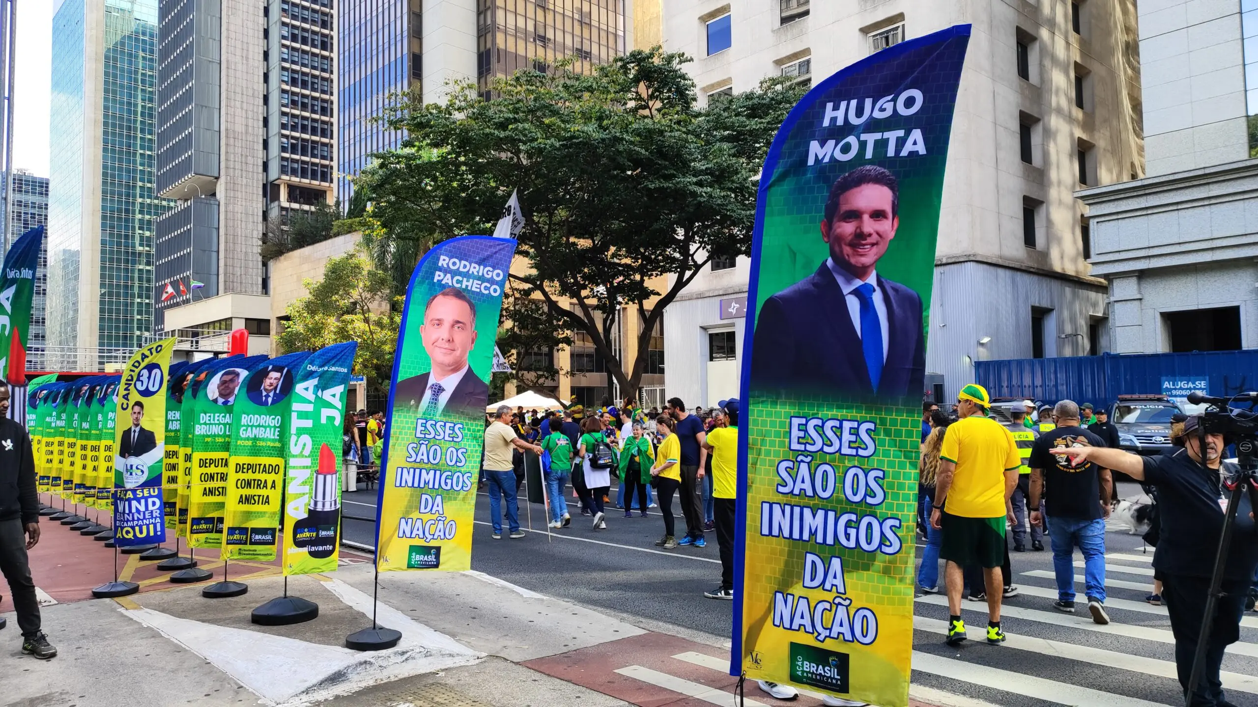 Hugo Motta é alvo de vaias e chamado de “inimigo da nação” em ato na Avenida Paulista - Imagem do artigo original