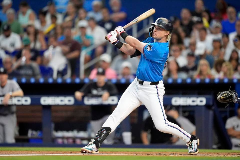 Kyle Stowers impulsiona reação dos Marlins e equipe volta a sonhar com os playoffs - Imagem do artigo original