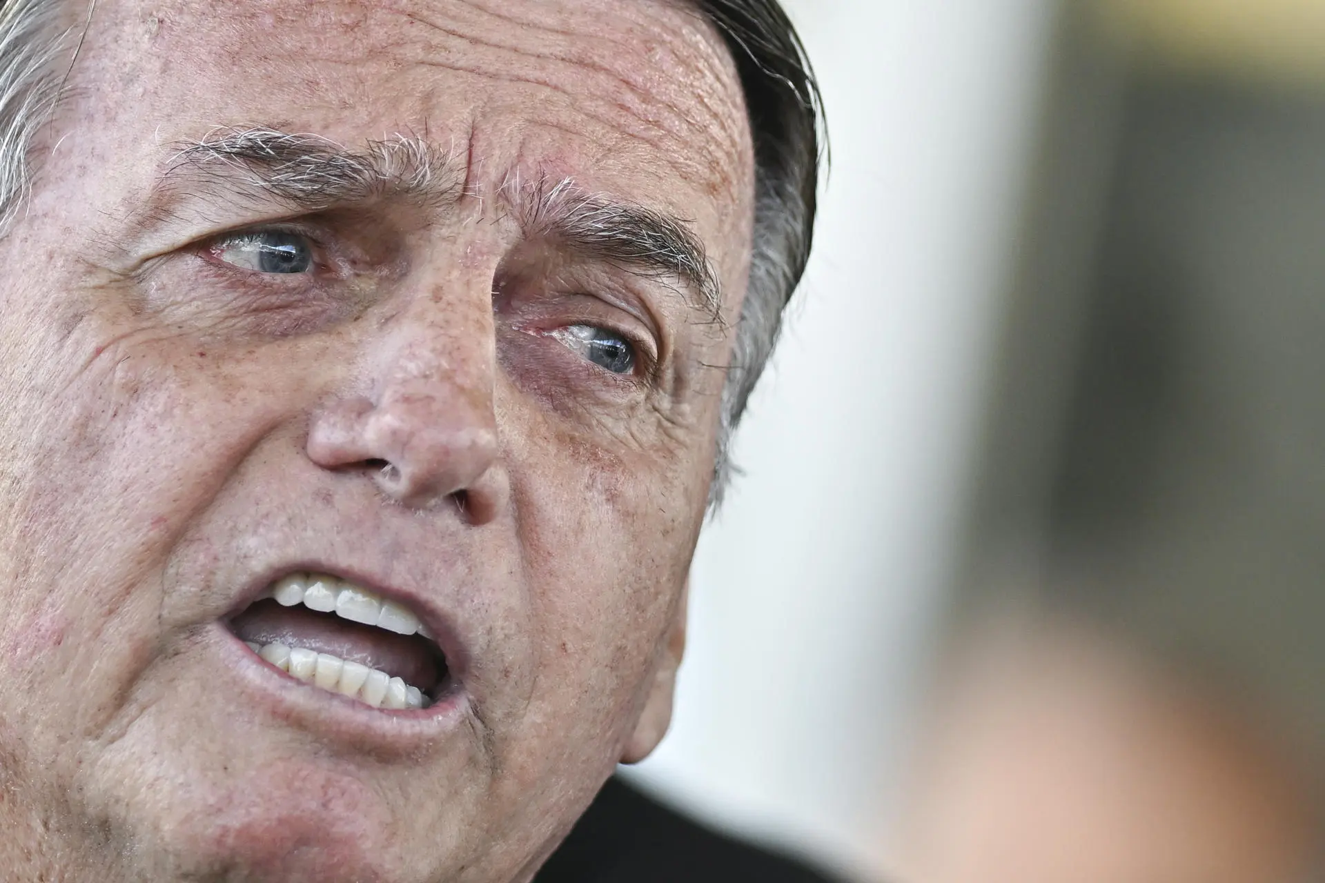Moraes determina prisão domiciliar de Jair Bolsonaro por violar proibição de redes sociais - Imagem do artigo original
