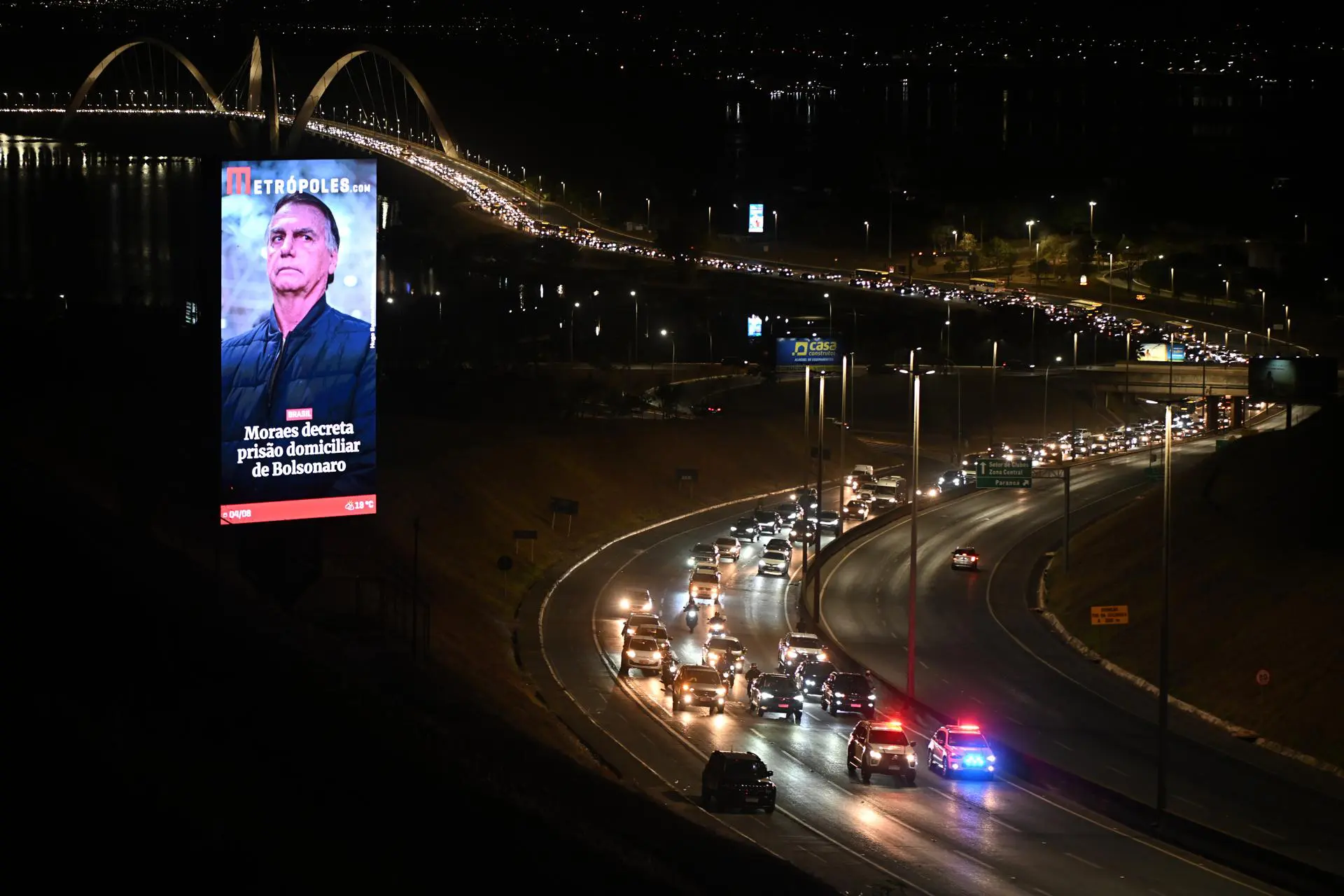 PMDF bloqueia Esplanada após prisão domiciliar de Bolsonaro e protesto de apoiadores - Imagem do artigo original