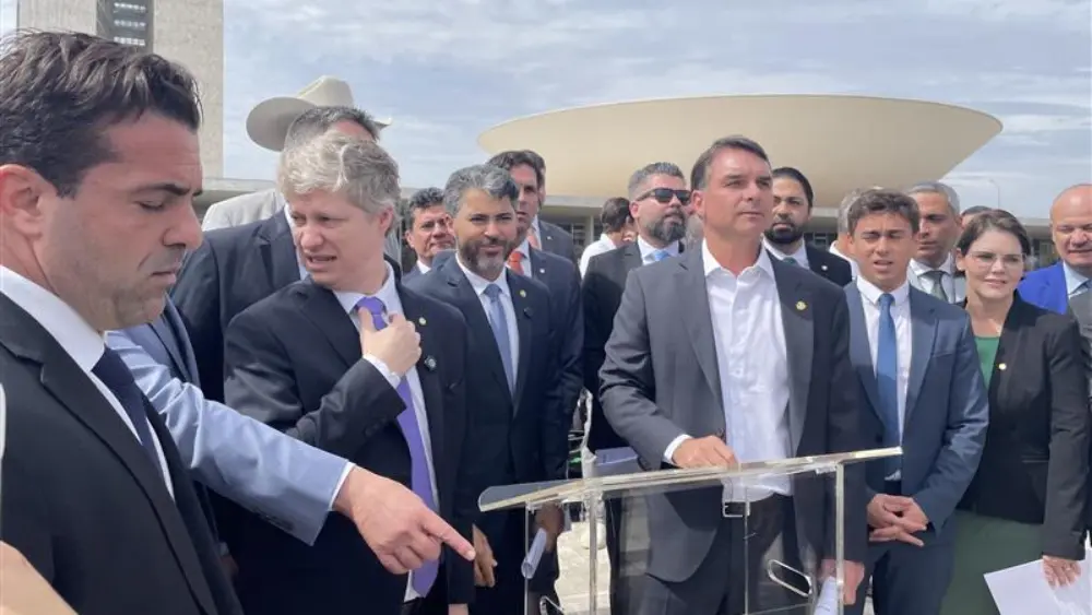 Oposição lança “pacote da paz” para anistiar aliados e pedir impeachment de Alexandre de Moraes - Imagem do artigo original