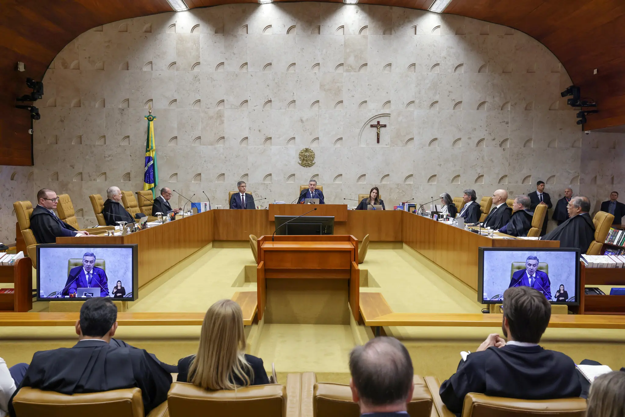 Parcela de brasileiros que reprova atuação do STF sobe para 36%, mostra Datafolha - Imagem do artigo original