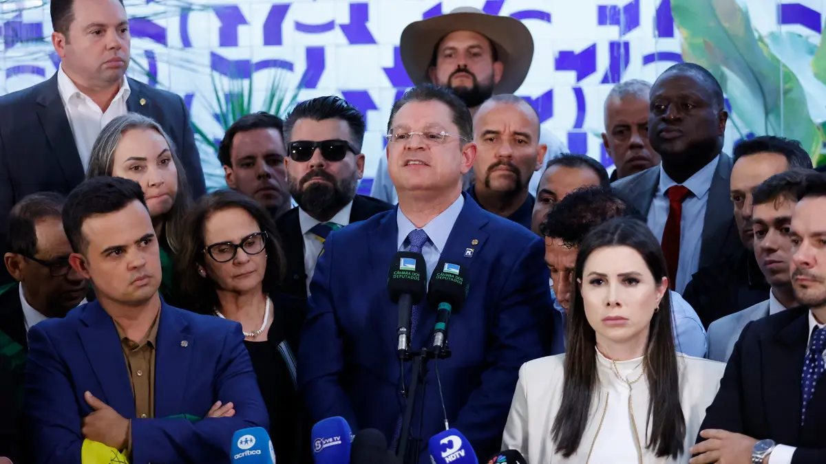 Oposição anuncia que não comparecerá à reunião de líderes da Câmara, afirma Sóstenes Cavalcante - Imagem do artigo original
