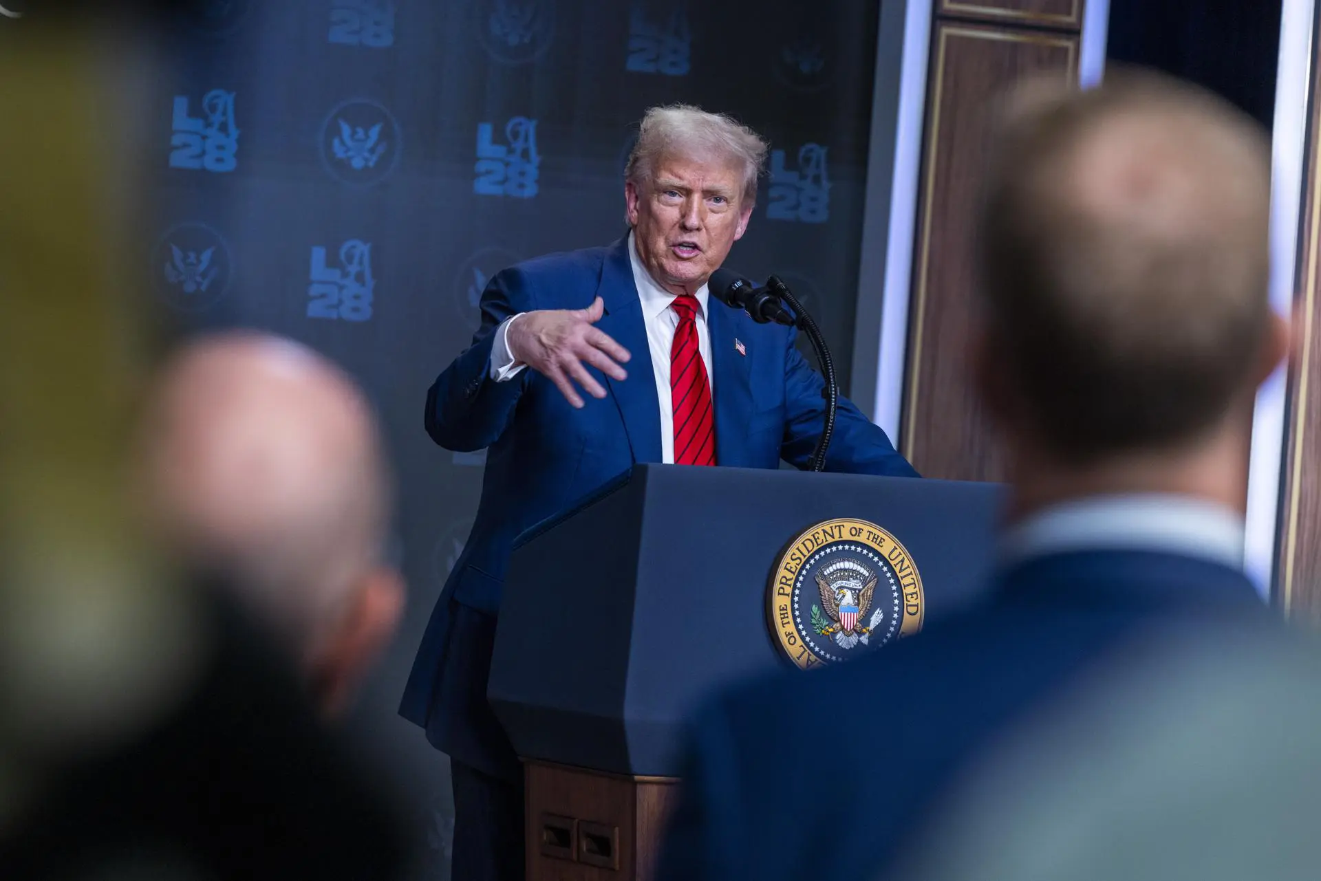 Trump anuncia tarifa de 100% sobre chips e semicondutores importados - Imagem do artigo original