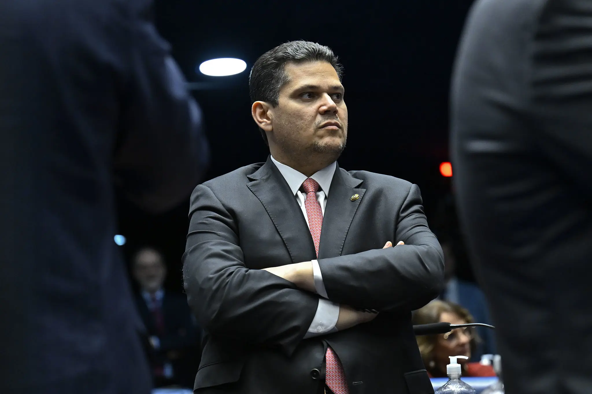 Alcolumbre agenda sessão virtual do Senado e afirma que não aceitará intimidações - Imagem do artigo original