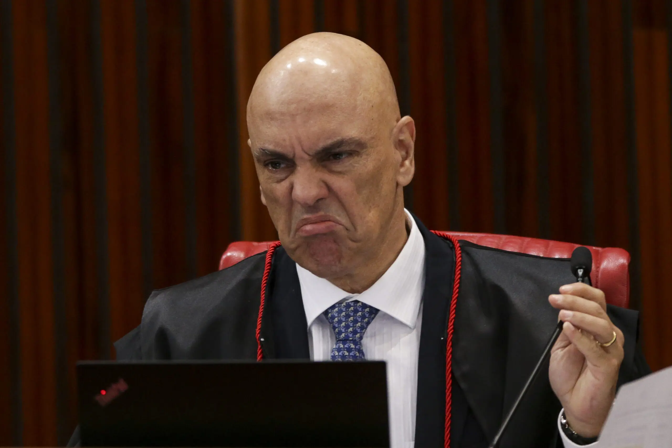 Despacho de Moraes usa termo incorreto e pode limitar visitas a Bolsonaro - Imagem do artigo original