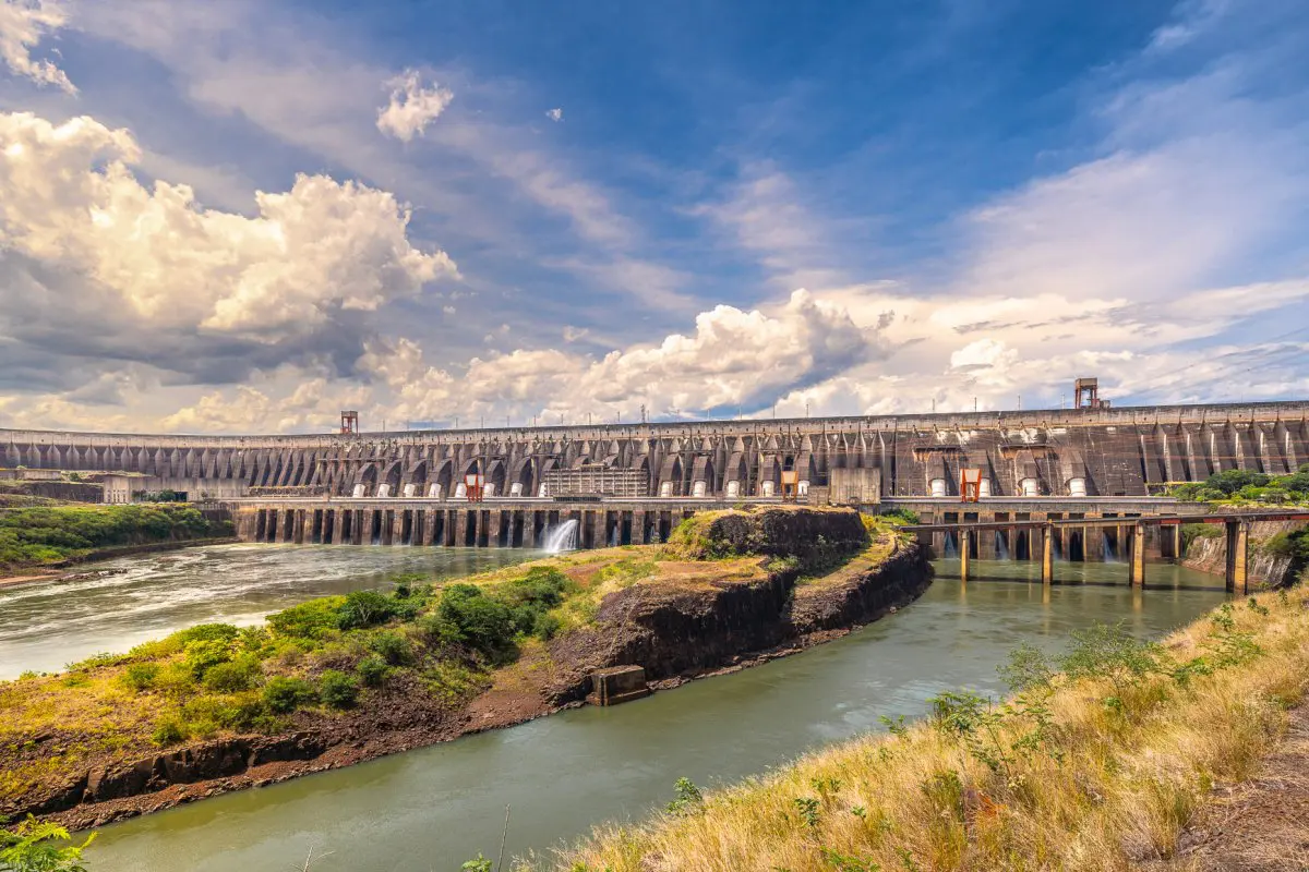 Paraguai pressiona Itaipu a instalar duas novas turbinas para suprir corrida por energia - Imagem do artigo original