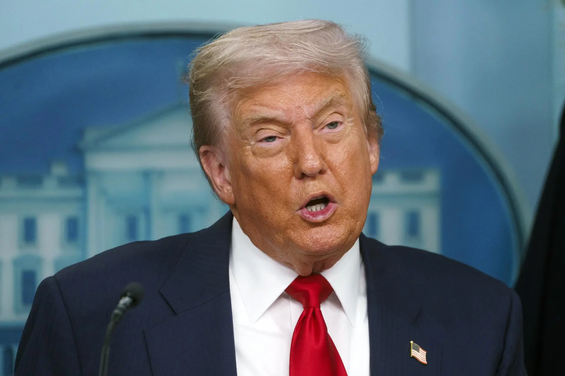 Trump decreta emergência criminal em Washington e mobiliza a Guarda Nacional - Imagem do artigo original