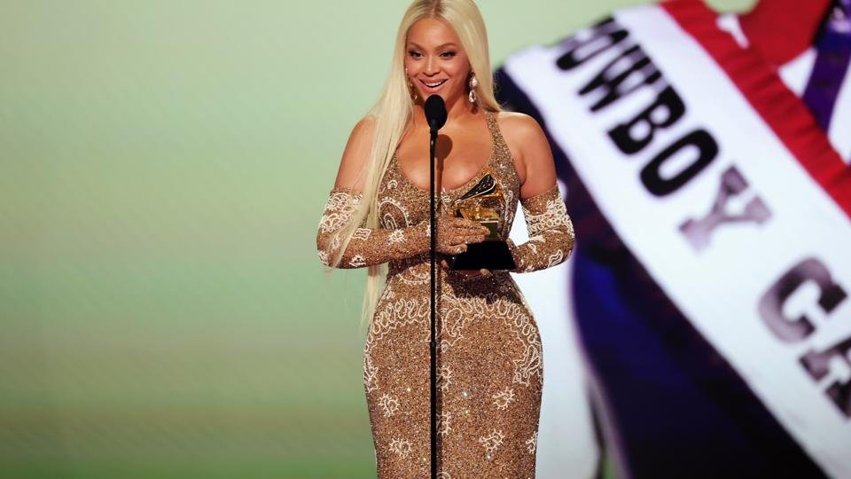 Deslocamento após show de Beyoncé em Atlanta deixa 11 feridos em escada rolante da estação Vine City - Imagem do artigo original
