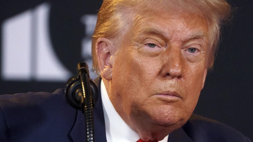 Trump ameaça medidas “muito severas” se Putin recusar cessar-fogo na sexta-feira - Imagem do artigo original