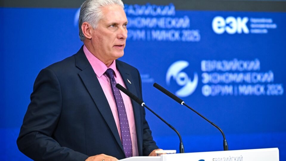 Cuba manterá envio de médicos ao exterior apesar de novas sanções de visto dos EUA - Imagem do artigo original