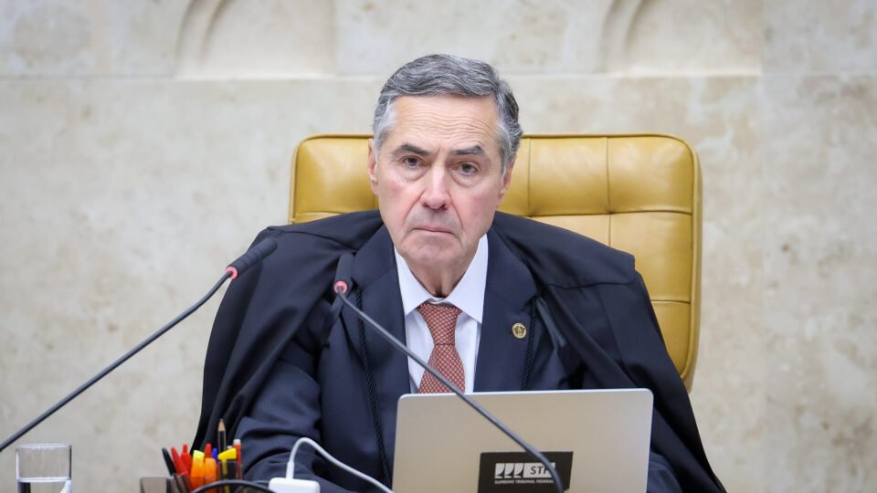 Discussão no STF: Fux contesta perda de relatoria e troca farpas com Barroso - Imagem do artigo original