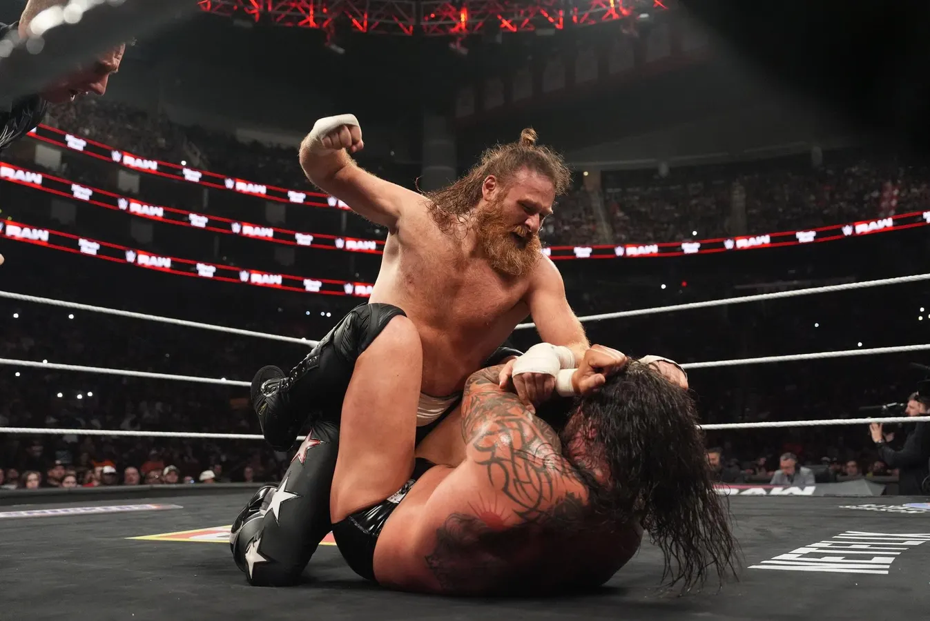 Sami Zayn derrota Karrion Kross em confronto decisivo no WWE SummerSlam 2025 - Imagem do artigo