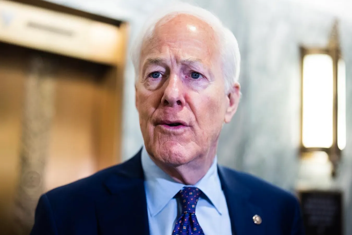 Senador John Cornyn pede que FBI detenha democratas do Texas que deixaram o estado - Imagem do artigo