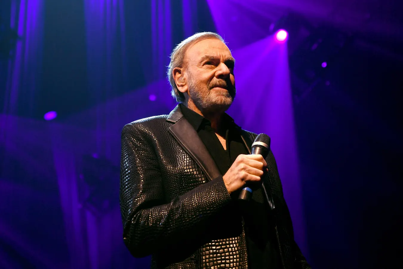 “Sweet Caroline” retorna às paradas britânicas 56 anos após estreia - Imagem do artigo