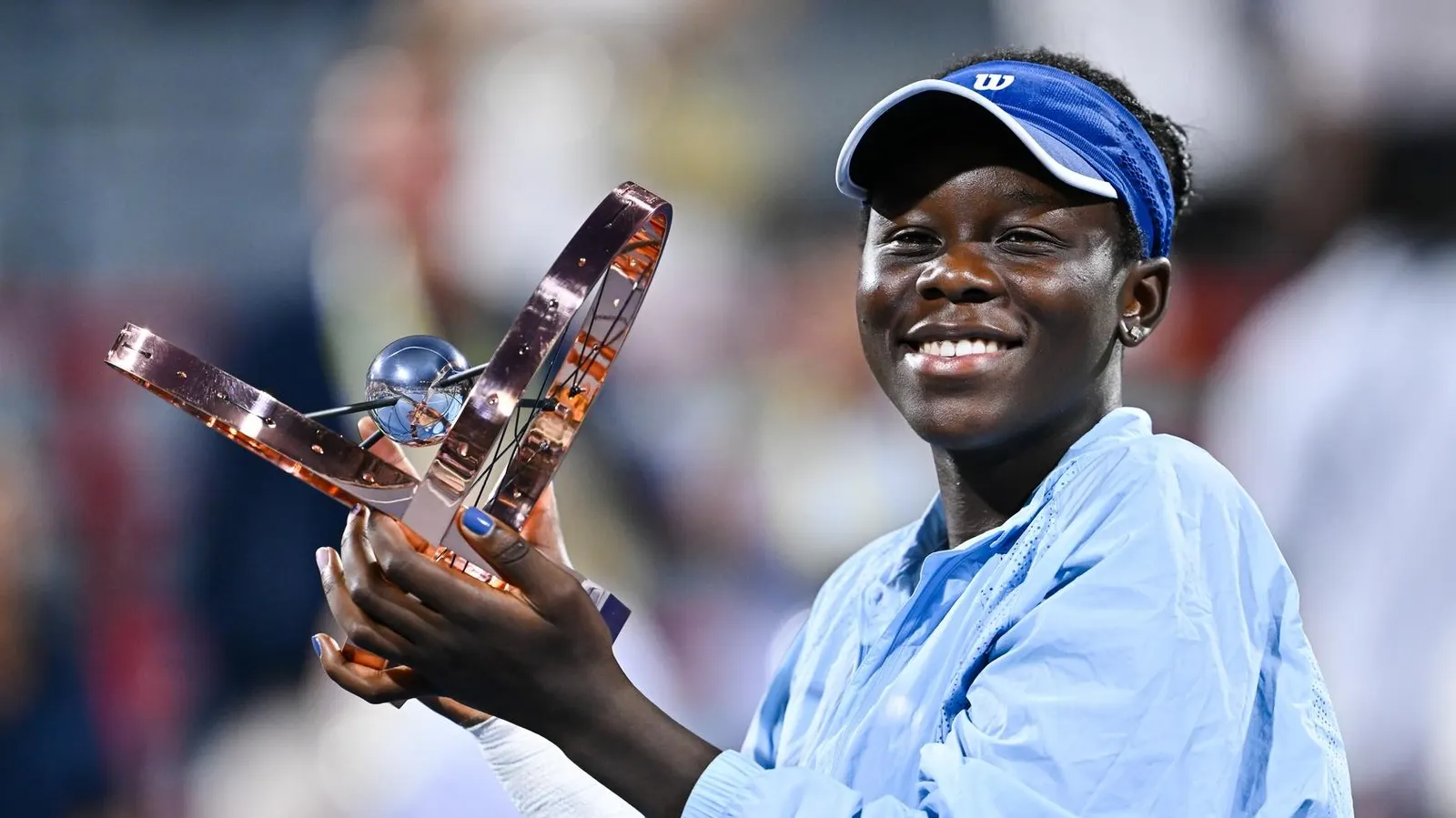 Adolescente canadense Victoria Mboko surpreende e conquista o Canadian Open sobre Naomi Osaka - Imagem do artigo