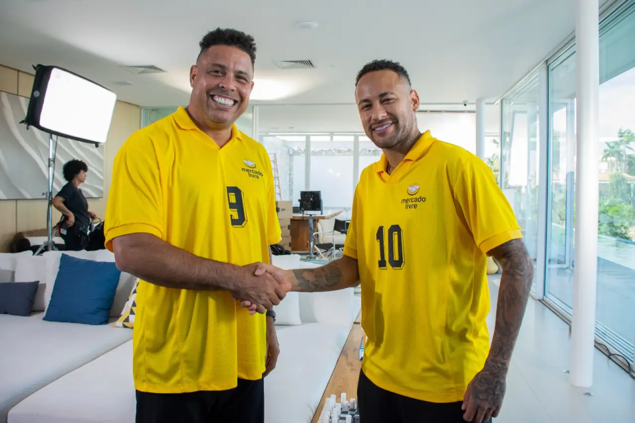 Neymar e Ronaldo dividem palco do Mercado Livre Experience 2025 em painel sobre empreendedorismo - Imagem do artigo