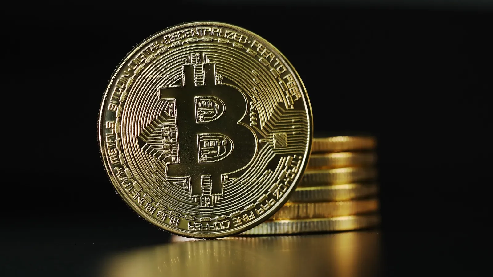 Bitcoin cai mais de 4% após novo recorde e enfrenta maior recuo diário em quatro meses - Imagem do artigo