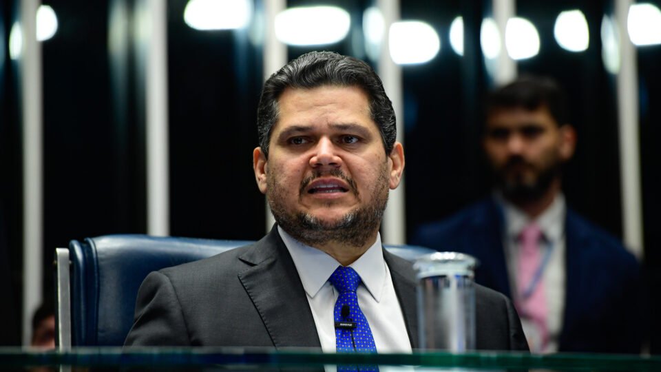 Alcolumbre prega “política com P maiúsculo” na apresentação da federação União-PP - Imagem do artigo original