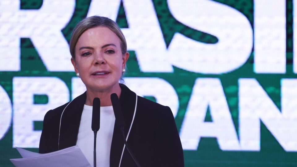 Gleisi diz que soberania do Brasil não pode ser “presente” a Trump e rebate Tarcísio - Imagem do artigo original