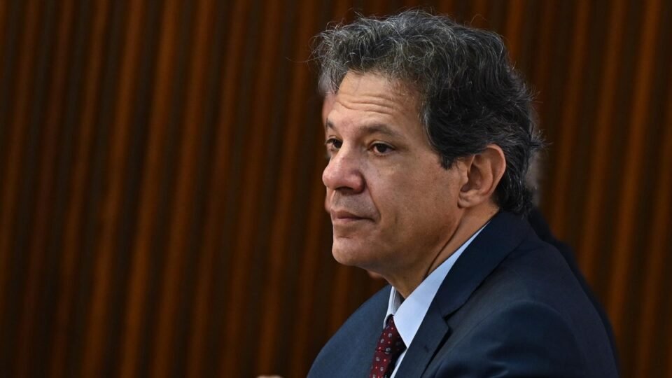 Partido Novo cobra Haddad sobre aplicação da Lei Magnitsky pelo Banco do Brasil e Caixa - Imagem do artigo original