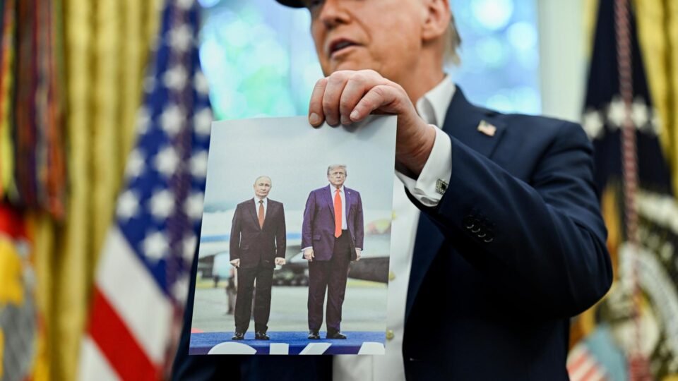 Trump dá a Putin duas semanas para iniciar negociações de paz com a Ucrânia - Imagem do artigo original