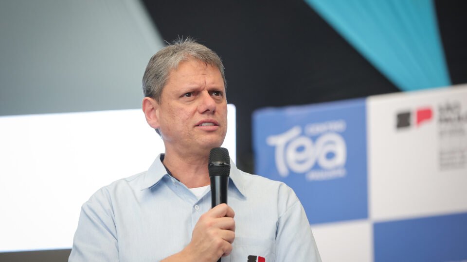 Tarcísio de Freitas aparece na frente para o Palácio dos Bandeirantes em 2026, diz Paraná Pesquisas - Imagem do artigo original