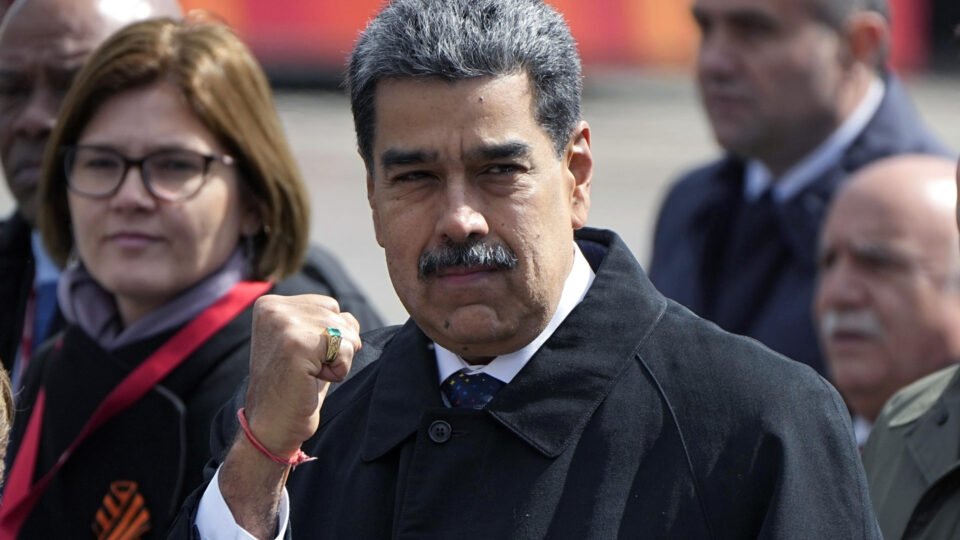 Governo Maduro diz estar em alerta máximo diante de operação naval dos EUA - Imagem do artigo