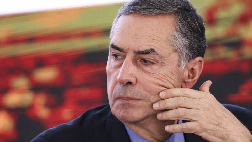Barroso diz que julgamento de Bolsonaro deve relegar extremismo e ocorrer sem interferências - Imagem do artigo