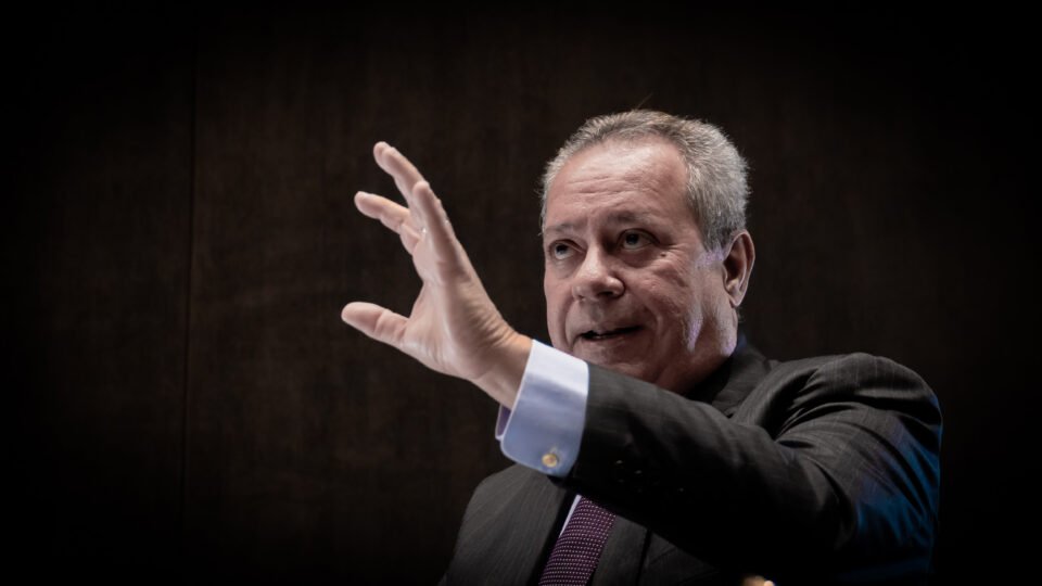 Delegação da indústria ouve dos EUA que saída para tarifa de 50% depende de Brasília - Imagem do artigo