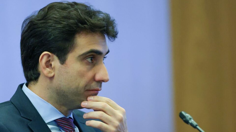 Banco Central impõe limite de R$ 15 mil para Pix e TED de instituições não autorizadas após série de ataques - Imagem do artigo