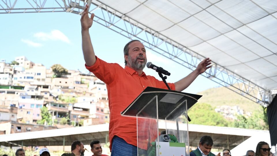 Ministro Alexandre Silveira descarta uso militar da energia nuclear após recuar de declarações - Imagem do artigo
